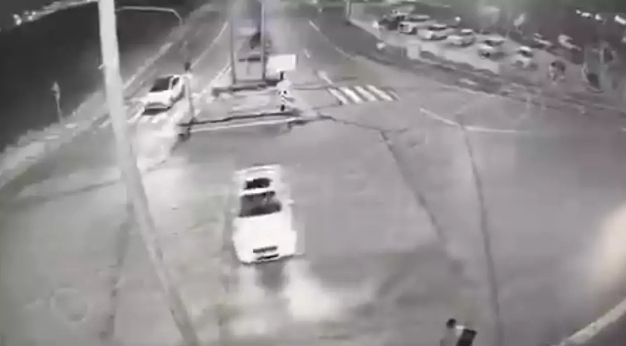 Ankara’da Drift Yapan İki Sürücü Yakalandı, Birinin Ehliyeti İptal Edildi