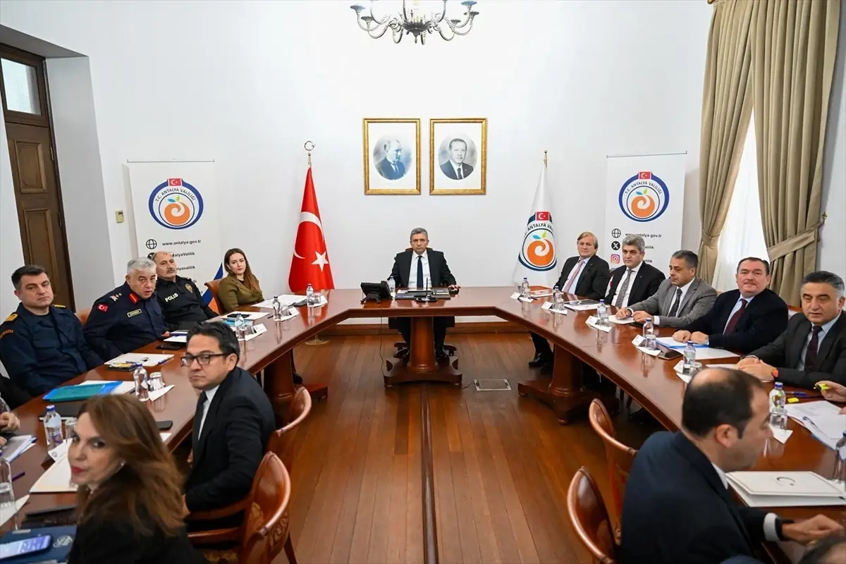 Antalya’da Aşırı Yağış Toplantısı: Valilik Önlemleri ve Risk Analizi