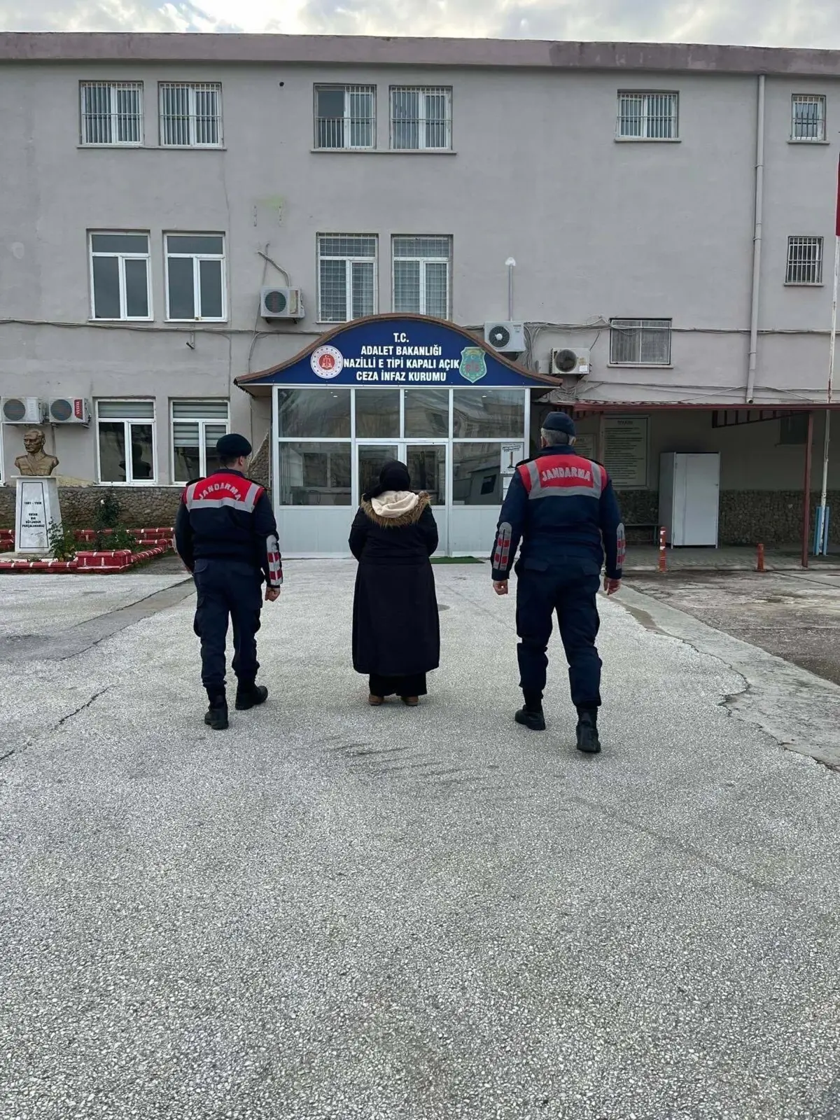 Aydın'da Hapis Cezalı FETÖ Üyesi Kadın Firari Olarak Yakalandı