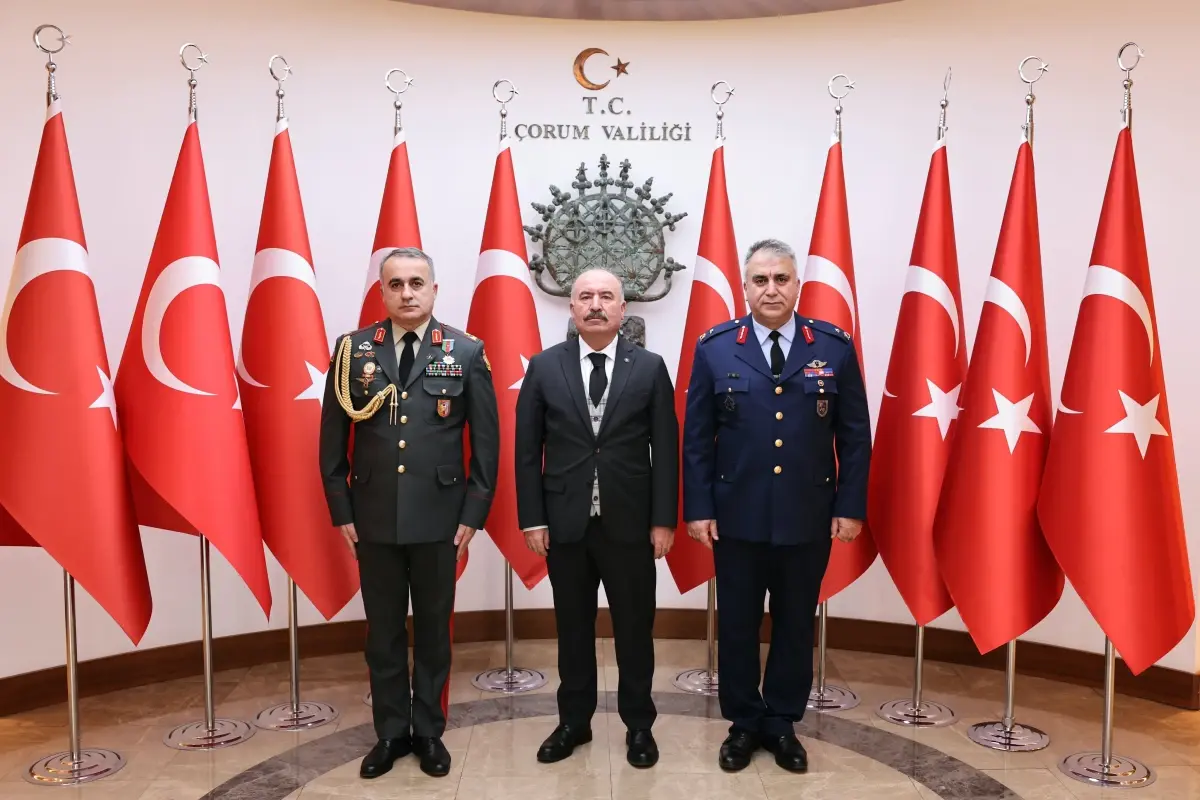 Azerbaycan Silahlı Kuvvetler Ataşesi, Şehit Burak İbbiği’nin Ailesini Gürcistan’da Ziyaret Etti