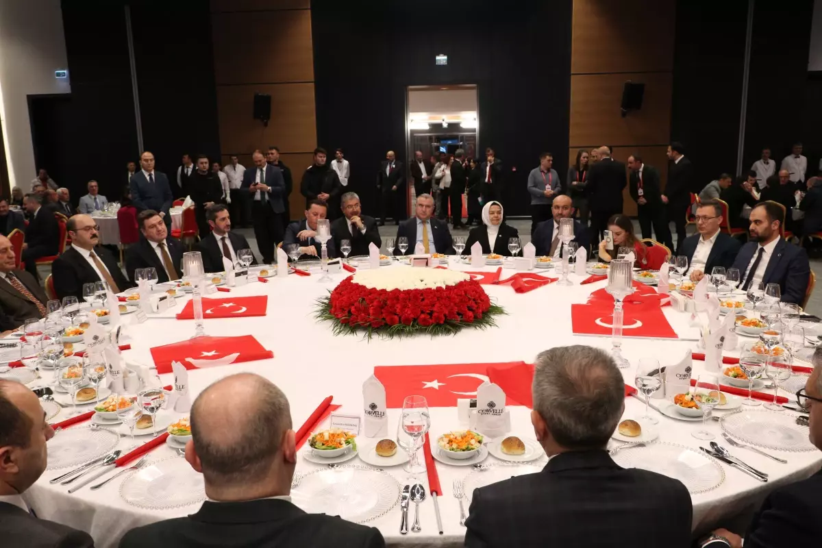 Gençlik ve Spor Bakanı Osman Aşkın Bak, Eskişehir Odunpazarı'nda Yeni Spor Salonu Temel Atma Törenine Katıldı