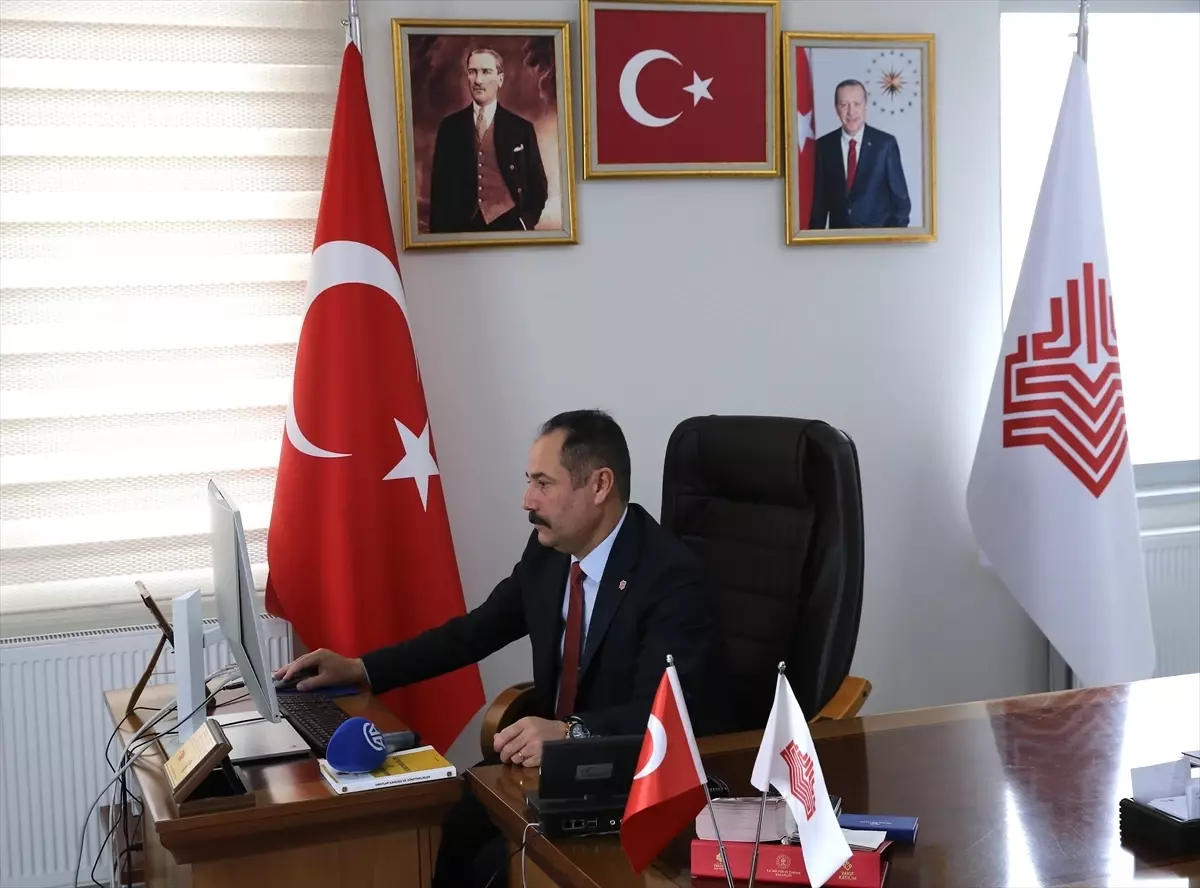 Bitlis Vakıflar Bölge Müdürü Ayan'dan 'Yılın Kareleri' Oylama Süreci Başladı