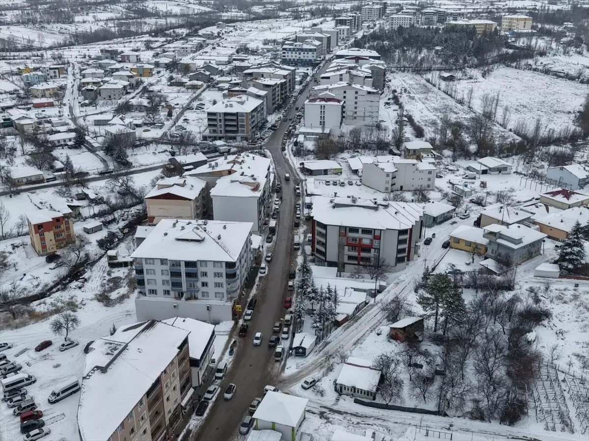 Doğanşehir'de Karın Büyüsü: Sokaklar Beyaza Döndü