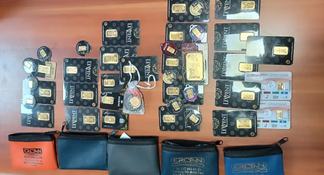 Eskişehir'de Yolda Bulunan 237 Gram Altın Sahibiyle Buluştu