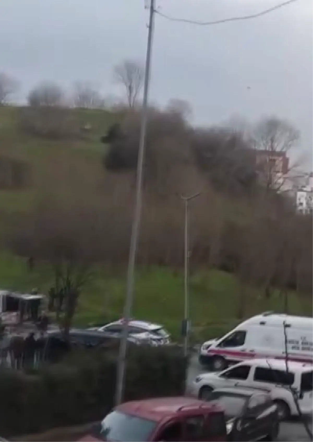 Eyüpsultan’da Viyadük Altında Bulunan Ölüm Olayı: Seyyar Satıcı Şaşkınlık Yaşadı