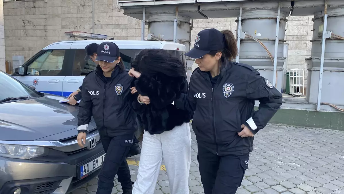 Sanal Medya Aktiviteleri Nedeniyle Kadın Gözaltına Alındı