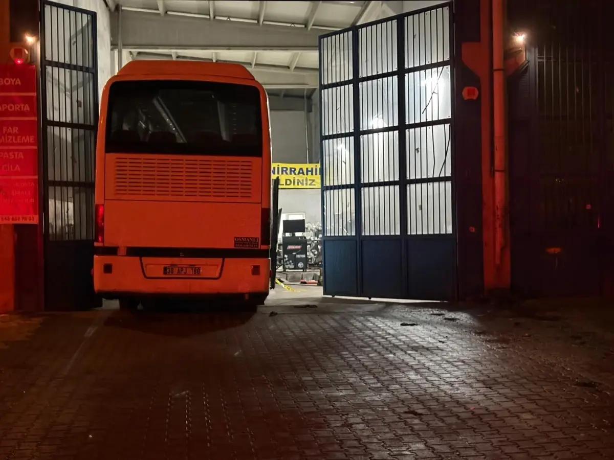 Kayseri Melikgazi'de Rot Balans Servisinde Otobüs Çarpmasıyla İş Kazası: 31 Yaşındaki Tamirci Şehit Oldu