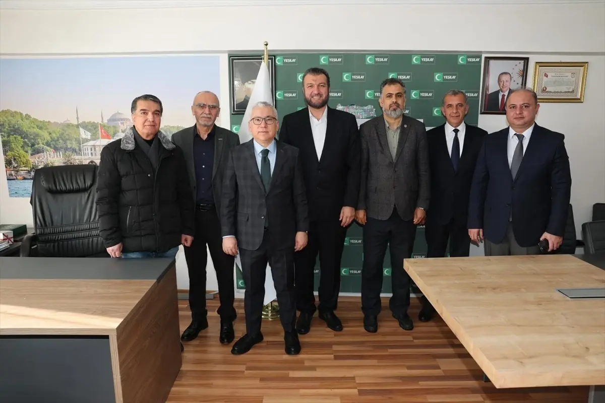 Sivas Valisi Yılmaz Şimşek, Yeşilay Sivas Şubesi'ni Değerlendirdi