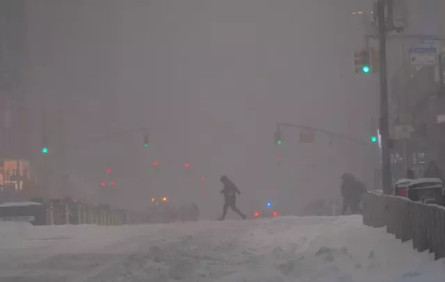 Hudson Nehri buz manzarası 4