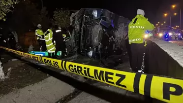 Devrilen otobüsün fotoğrafı