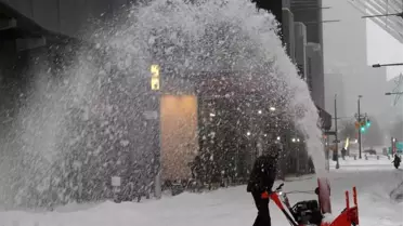 ABD New York'ta kar ve rüzgar