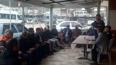 Jandarma tarafından taksi şoförlerine verilen göçmen kaçakçılığı bilgilendirmesi