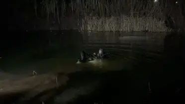 Kaza anında rampadan kayarak Porsuk Çayı'na düşen hafif ticari araç