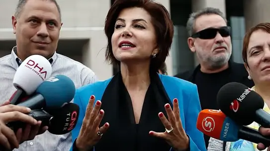 Sedef Kabaş gözaltı anı