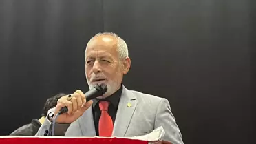 Genel Kurul toplantısında konuşma yapan Faruk Ünsal