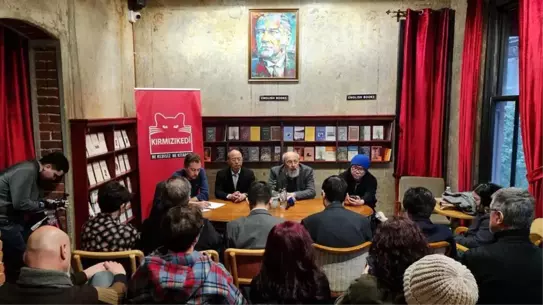 Çinli yazarların İstanbul sahnesinde konuşması