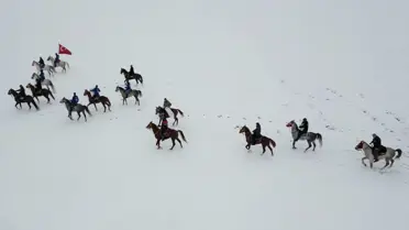 Erzurum’da yaban hayvanları için bırakılan yem