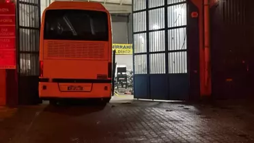 Otobüsün altına düşen tamirci