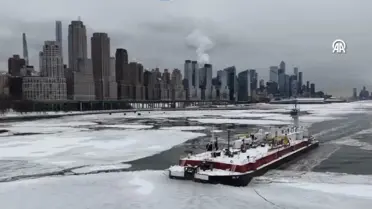 Hudson Nehri Yoğun Kar ve Dondurucu Sıcaklarla Kısmen Dondu