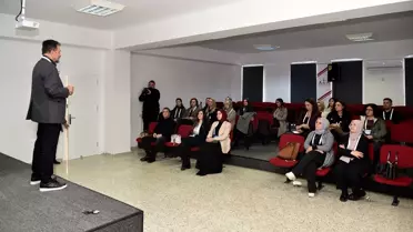 TDK eğitimi sırasında öğretmenler