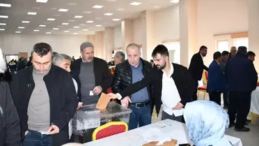 Genel Kurulda konuşma yapan Adem Başar