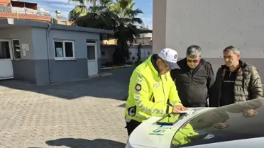 Kırılan minibus camının fotoğrafı