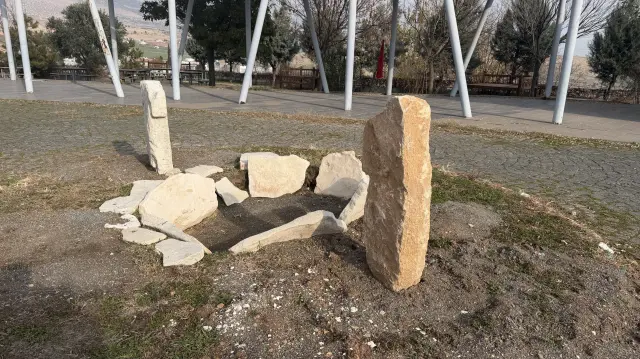 Baraj bölgesindeki kazı çalışması