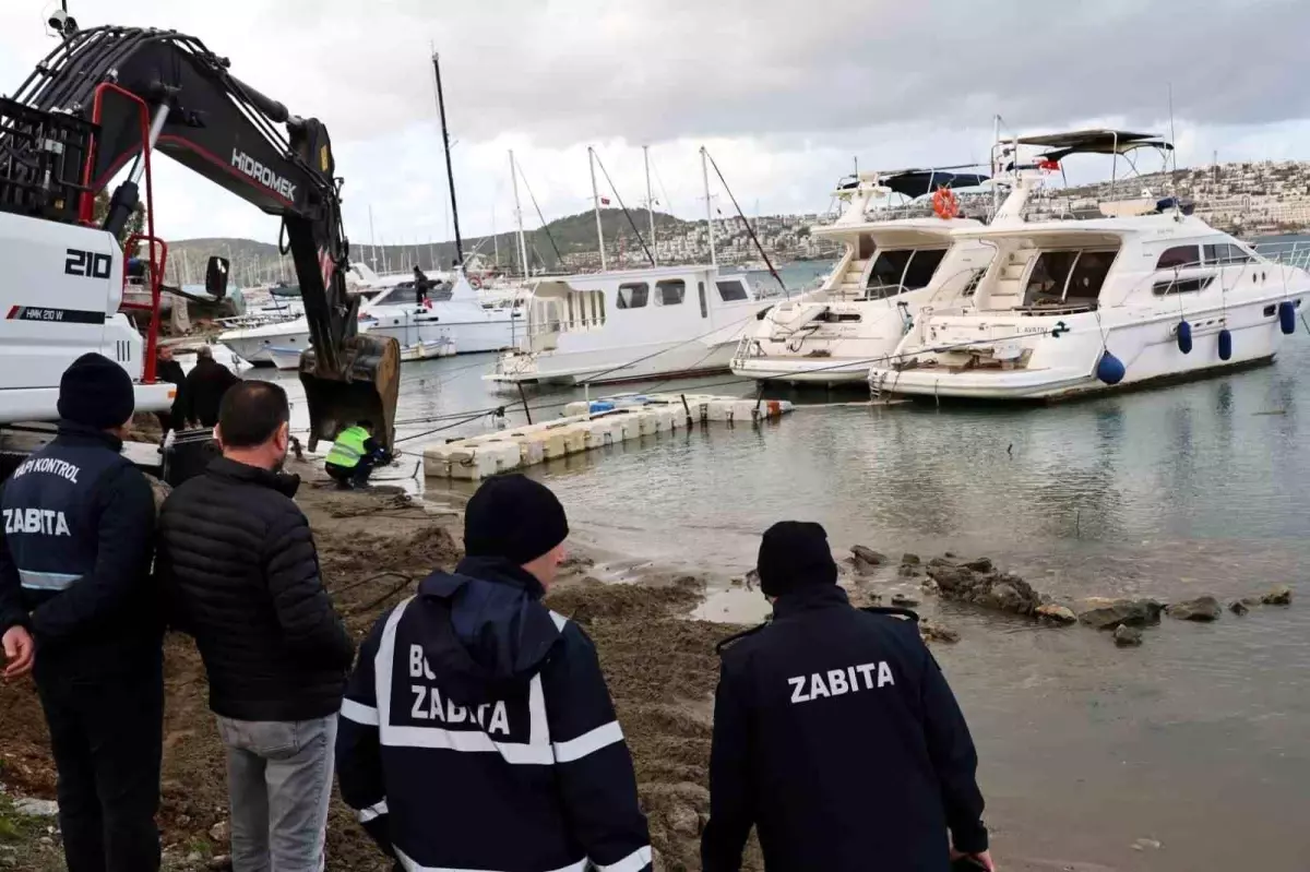 Bodrum’da Gümbet Koyu’nda Kıyı Temizliği ve İzinli İskele Düzenlemesi Başladı