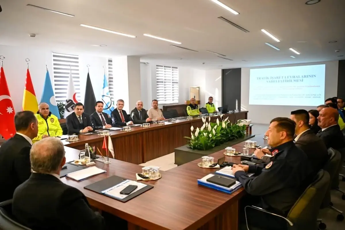 Yalova’da 628 Trafik Levhası Kaldırıldı: Şehirde İşaretlemeler Sadeleştirildi