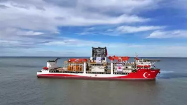 Yıldırım Derin Deniz Sondaj Gemisi Filyos Limanı'nda Görüntülendi