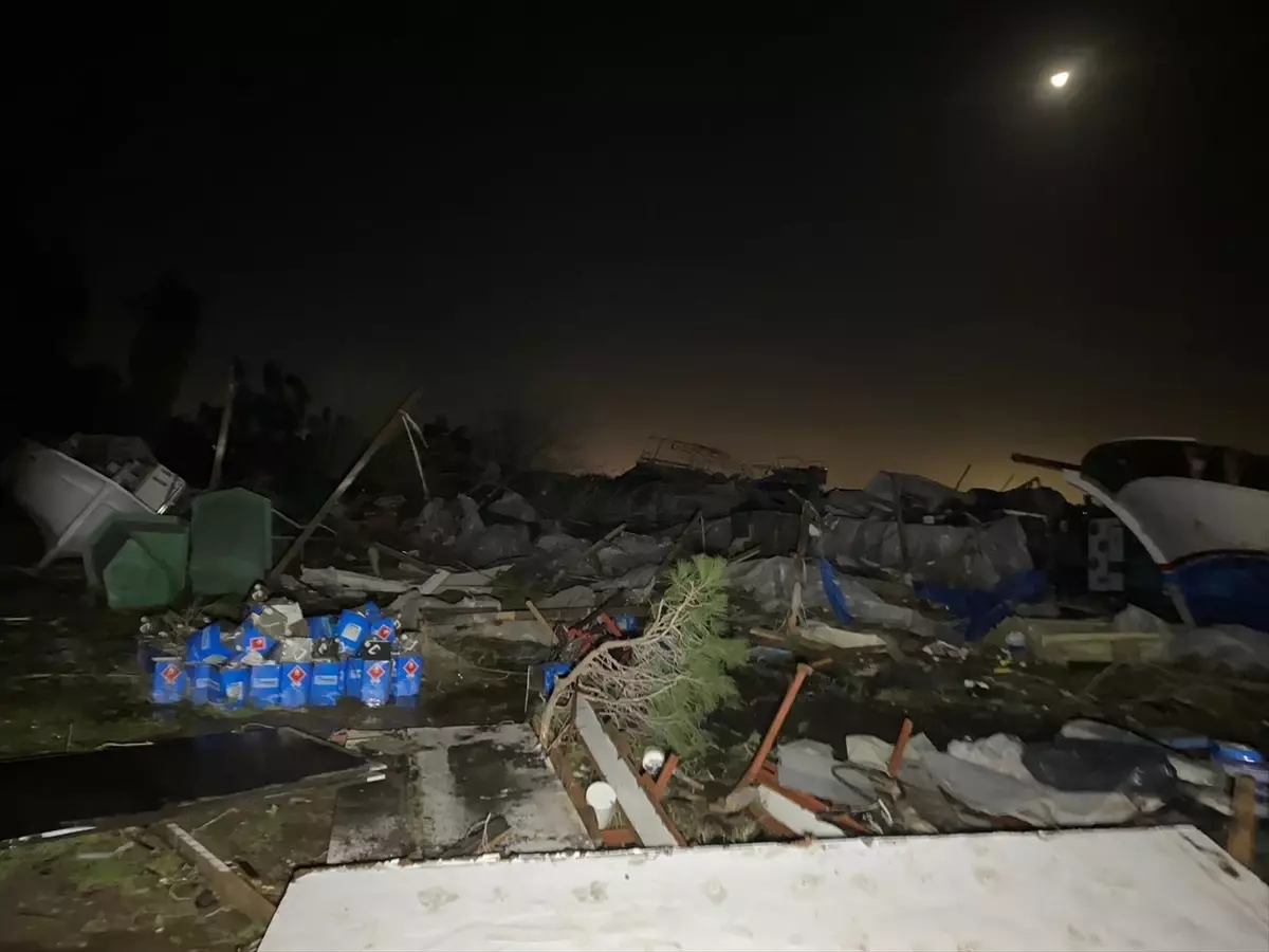 Aksu’da Şiddetli Hortum 1 Yaralı ve Çok Sayıda Tekneye Zarar Verdi