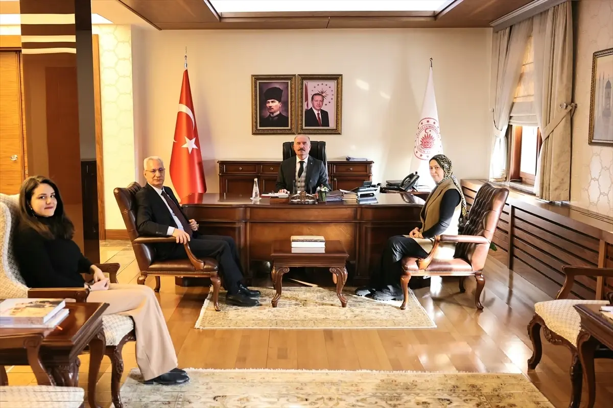 Çorum Gümrük Müdürü Süzer, Dünya Gümrük Günü'nde Vali Çalgan'ı Bilgilendirdi