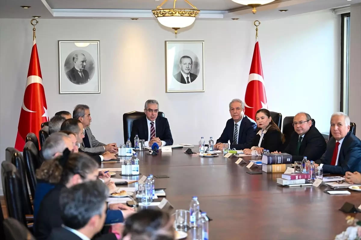 Aile Hukukunda Güncel Sorunlar Çalıştayı: Boşanma ve Nafaka Üzerine Derinlemesine Tartışma