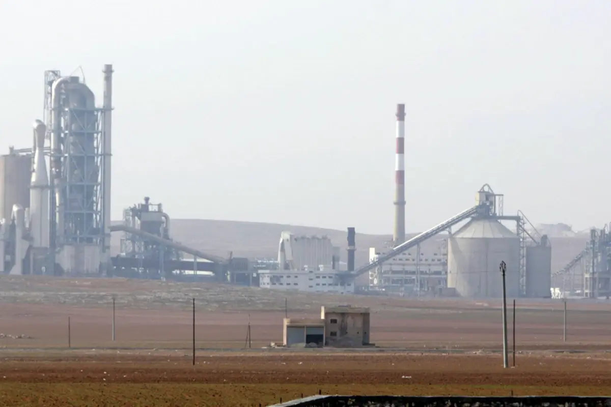 Lafarge’ın Suriye’deki Çimento Fabrikası DEAŞ İddialarıyla Gündemde