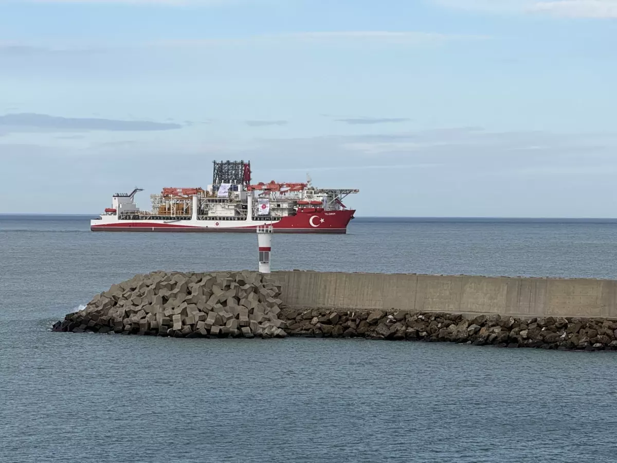 Yıldırım gemisi Zonguldak'ta