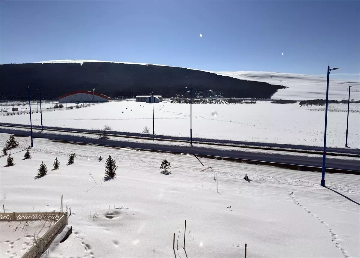 Doğu Anadolu’da Dondurucu Soğuk: Erzurum ve Çevresinde Araçlar Dondu