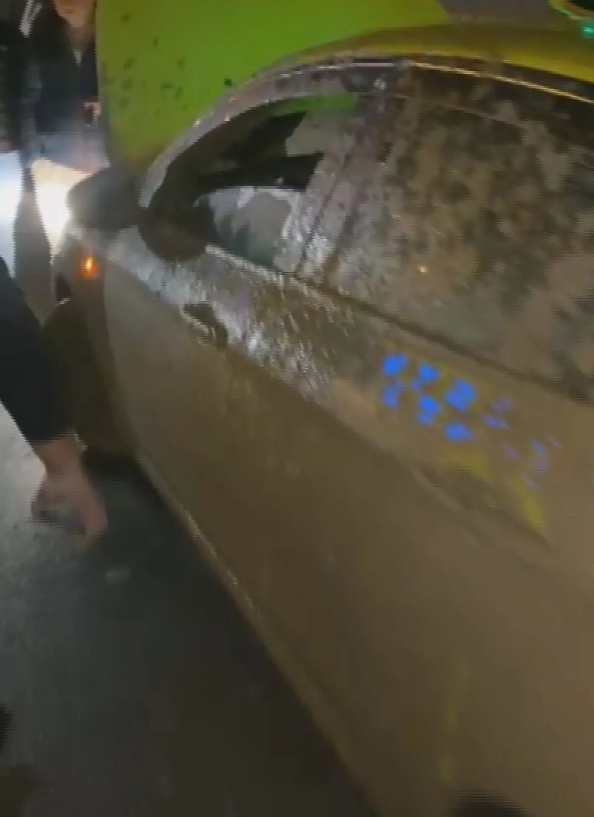 İstanbul Havalimanı'nda Taksi Şoförüne Şiddet Olayı: Yolcular Ücreti Ödemeden Kaçtı