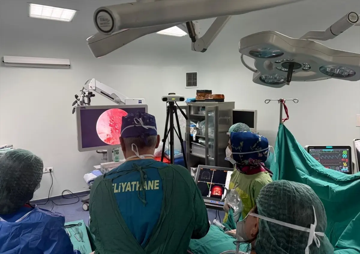 Karabük'te kesisiz beyin ameliyatı kapak fotoğrafı