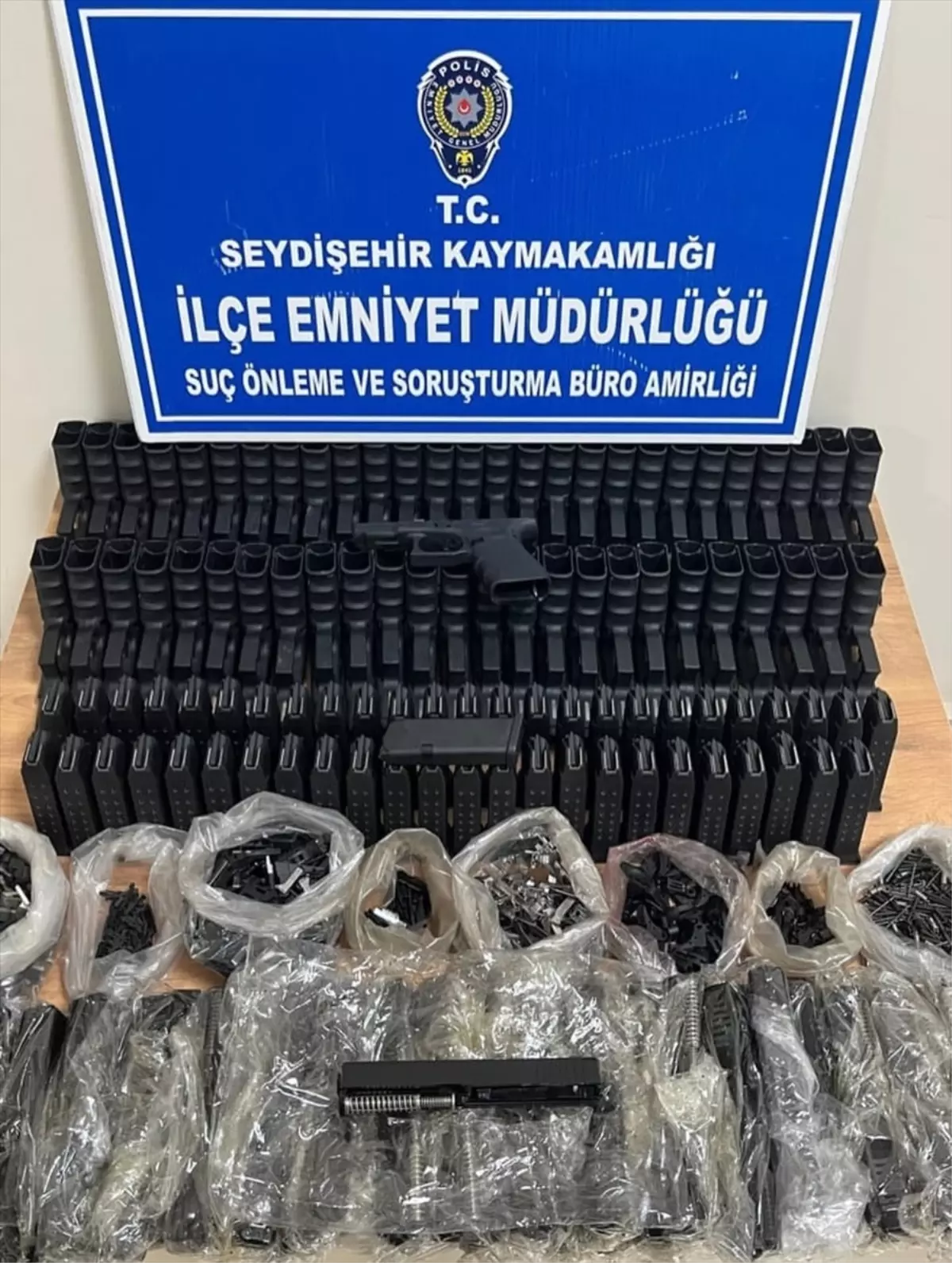 Seydişehir'de Valiz Kontrolünde Tabanca Parçaları Bulundu, Şüpheli Tutuklandı