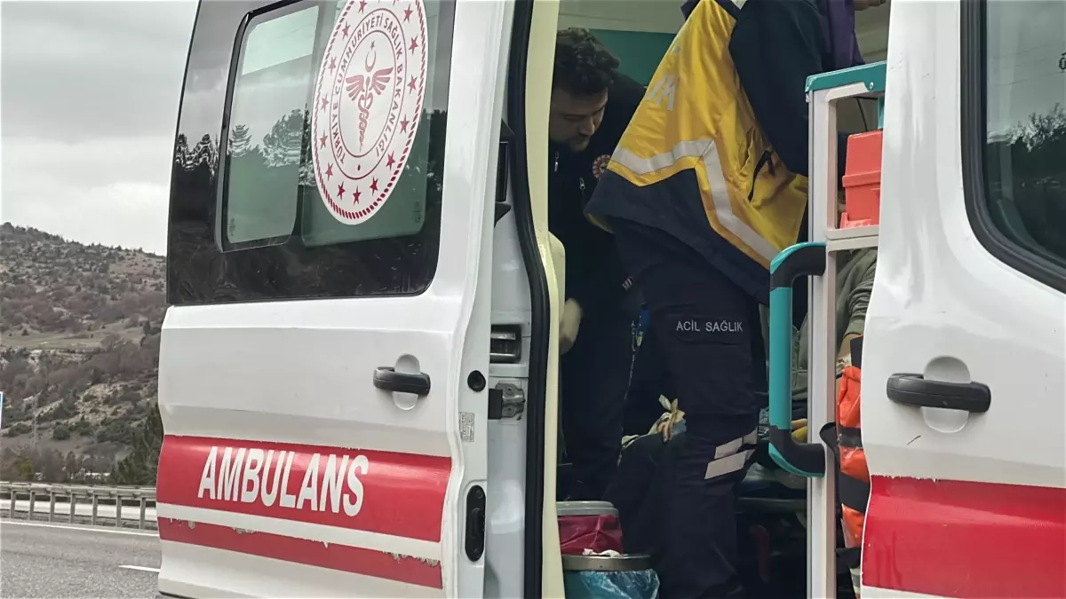 Kütahya’da Su Tahliye Kanalına Düşen Ticari Araç 3 Yaralıya Yol Açtı