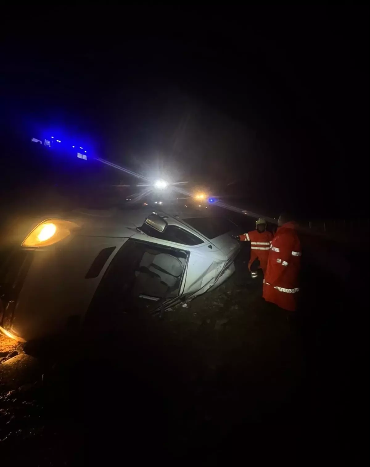 Mersin Erdemli'de Minibüs Uçuruma Yuvarlandı, 13 Yaralı