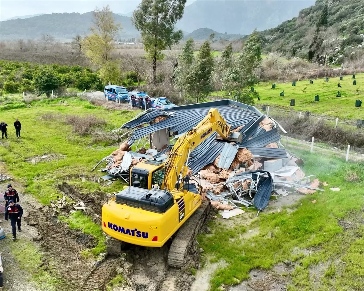 Ortaca’da Kaçak Yapıların Yıkım Çalışmaları Başladı