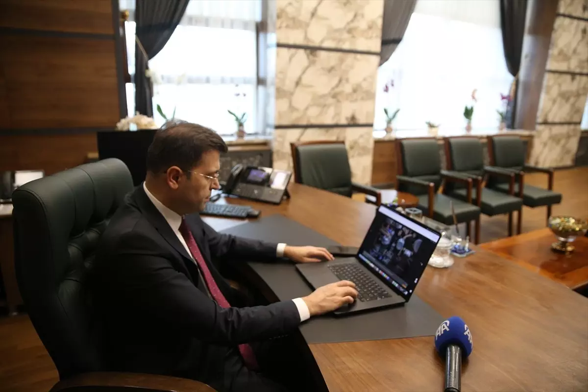 Niğde Valisi Akmeşe, 2025 Yılın Kareleri Oylamasında Seçtiği Fotoğrafı Tanıttı