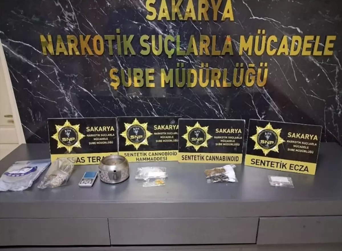 Sakarya’da Uyuşturucu Operasyonu: 10 Şahıs Gözaltına Alındı
