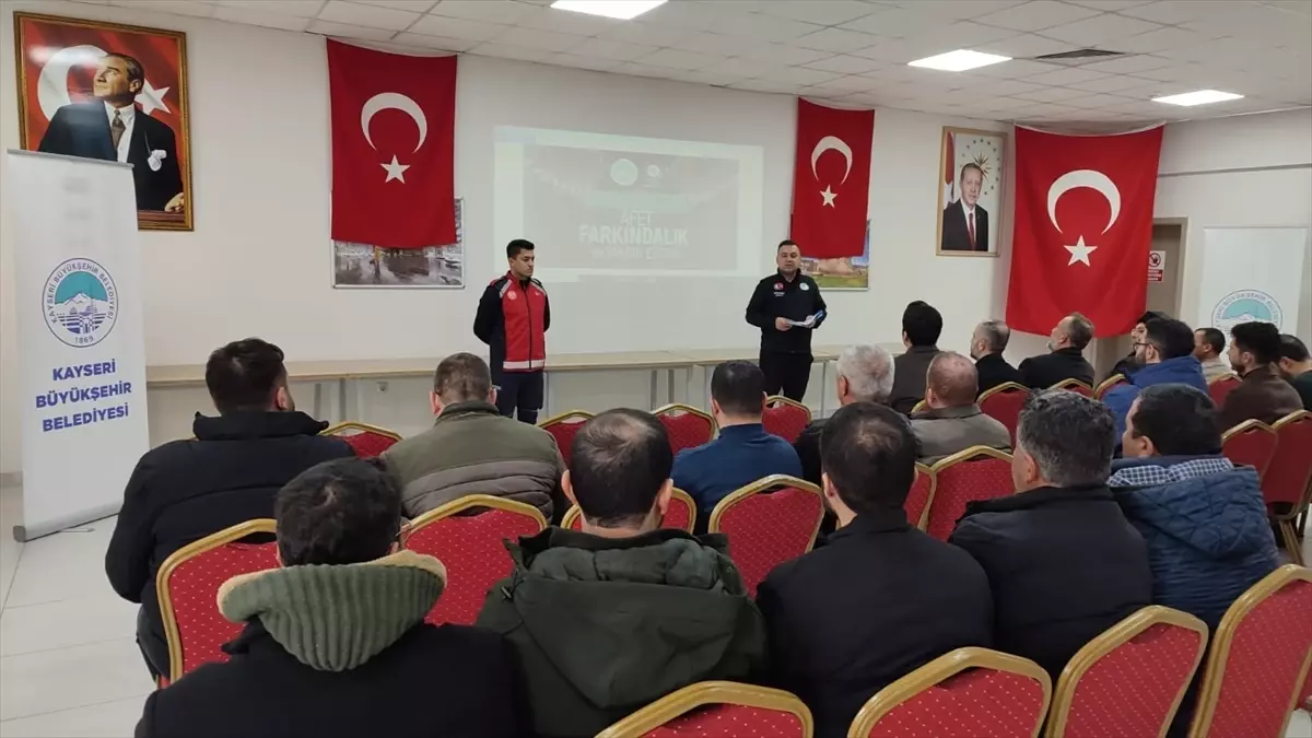 Kayseri Büyükşehir Belediyesi'nden Sarıoğlan’da Afet ve Yangın Güvenliği Eğitimi