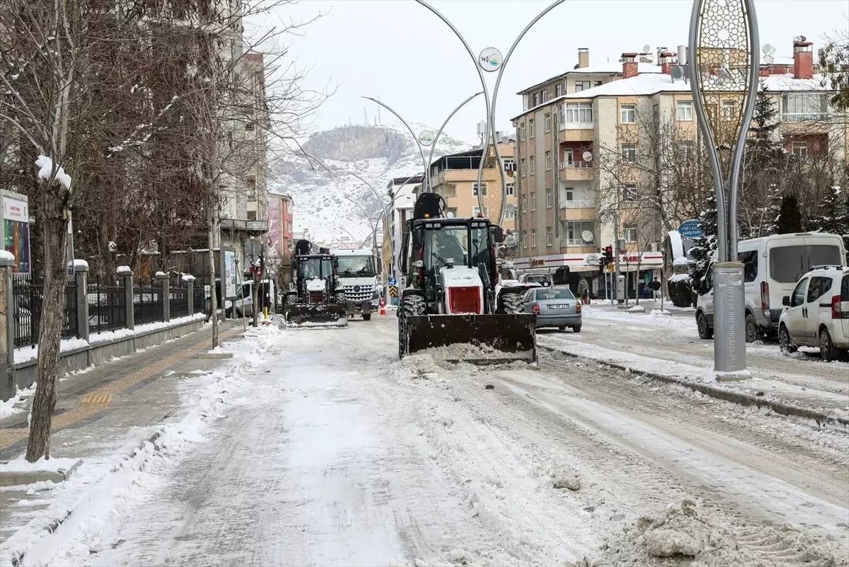 Van’da Karla Mücadele: 694 Mahalle Yolu Açıldı