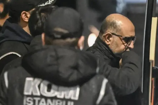 Aziz İhsan Aktaş ve koruma ekibi