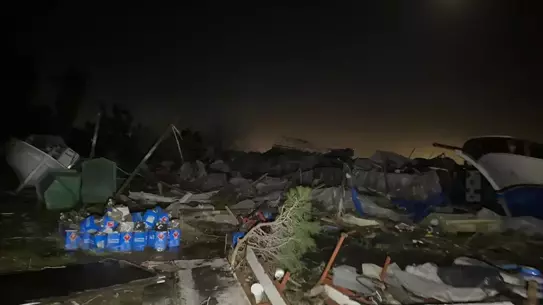 Hortum sonrası kıyıdaki hasarlı tekneler