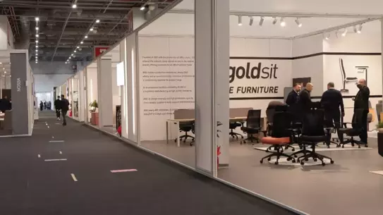 Bakan Bolat'ın fuarda konuşması