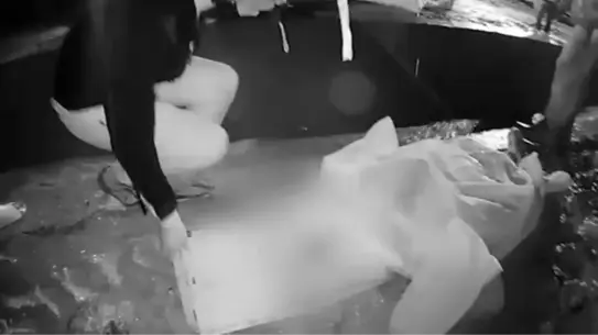 Uçuruma düşen minibüs